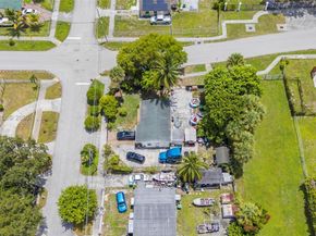 901 NW 34th Ter, Lauderhill FL 33311