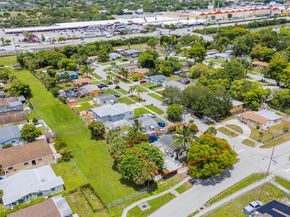 901 NW 34th Ter, Lauderhill FL 33311