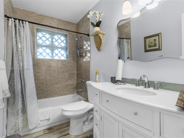 7185 E Tropical Way, Plantation FL 33317