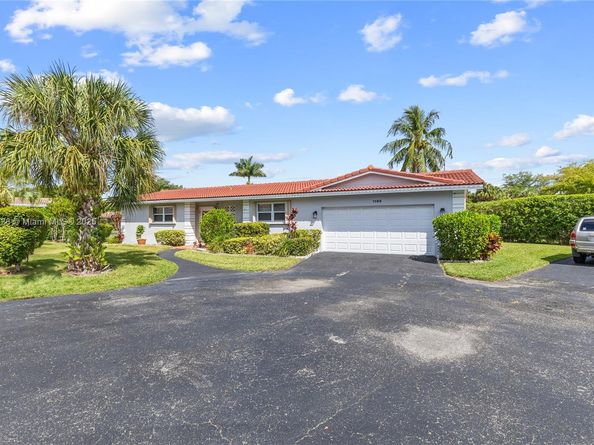 7185 E Tropical Way, Plantation FL 33317