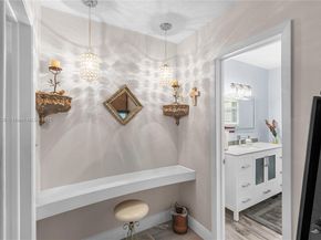 7185 E Tropical Way, Plantation FL 33317