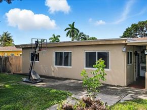514 SW 72nd Ter, North Lauderdale FL 33068
