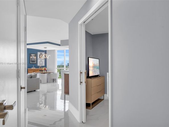 17111 Biscayne Blvd 602, North Miami Beach FL 33160