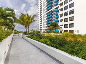 1330 West Ave 1614, Miami Beach FL 33139