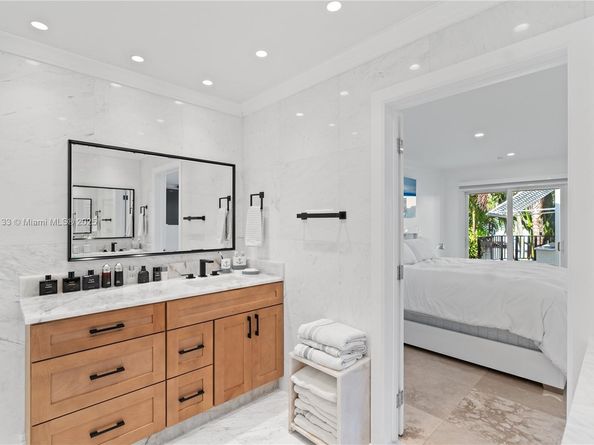 2839 NE 35th St, Fort Lauderdale FL 33306