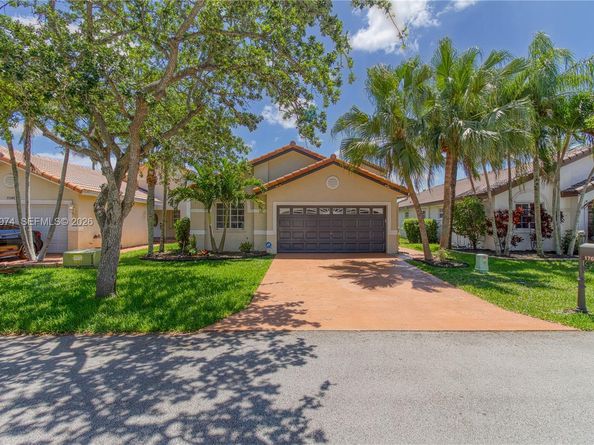 17676 SW 6th Ct, Pembroke Pines FL 33029