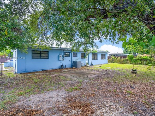 19211 NW 37th Ct, Miami Gardens FL 33055