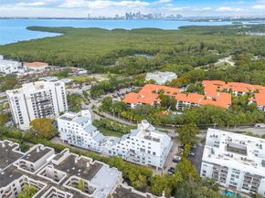 50 Ocean Lane Dr 108, Key Biscayne FL 33149
