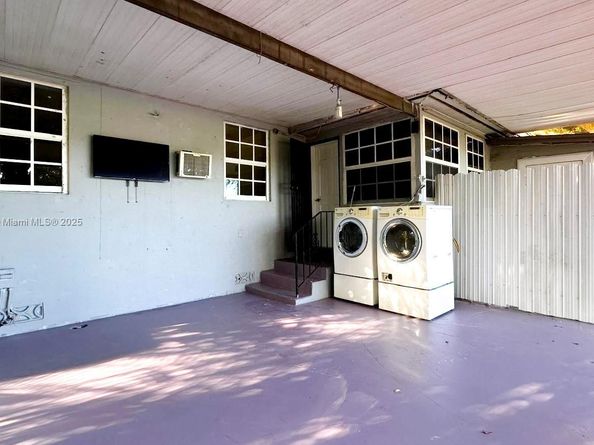 2367 NW 82nd St, Miami FL 33147