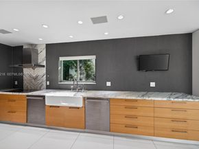 1000 N Shore Dr, Miami Beach FL 33141