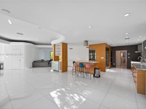 1000 N Shore Dr, Miami Beach FL 33141