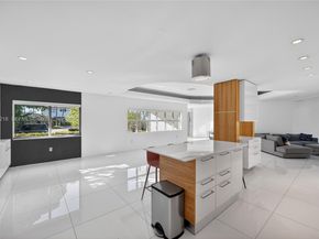 1000 N Shore Dr, Miami Beach FL 33141