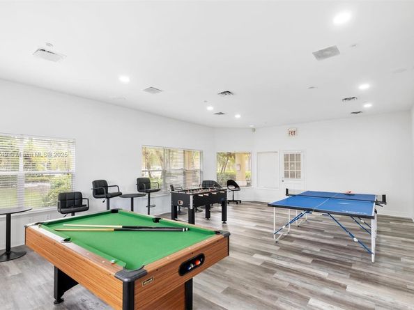 12730 Vista Isles Dr 828, Sunrise FL 33325