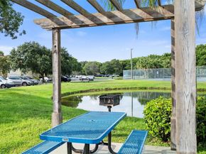 12730 Vista Isles Dr 828, Sunrise FL 33325