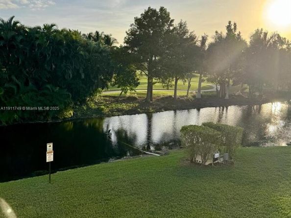 12730 Vista Isles Dr 828, Sunrise FL 33325