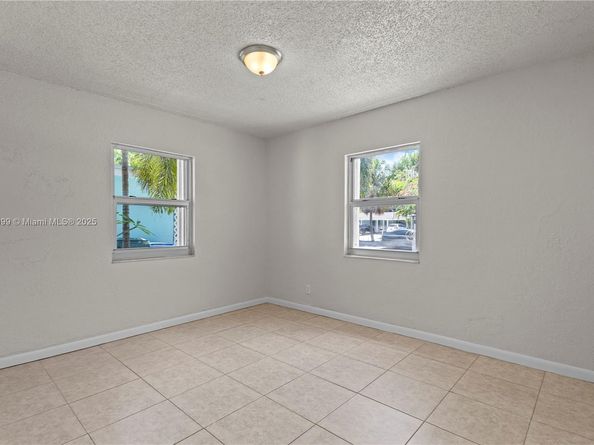 5288 N Andrews Ave, Oakland Park FL 33309