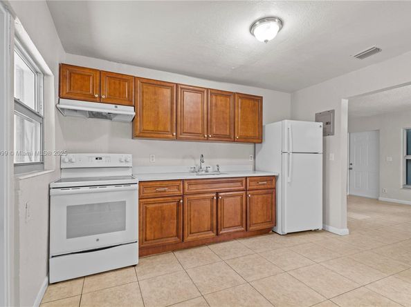 5288 N Andrews Ave, Oakland Park FL 33309