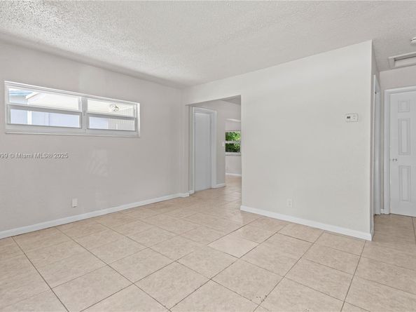 5288 N Andrews Ave, Oakland Park FL 33309