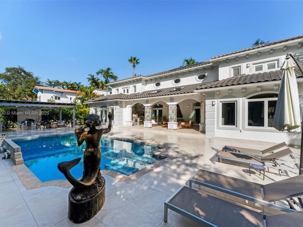 5770 SW 100th St, Pinecrest FL 33156