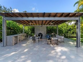 5770 SW 100th St, Pinecrest FL 33156