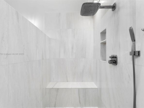 5770 SW 100th St, Pinecrest FL 33156