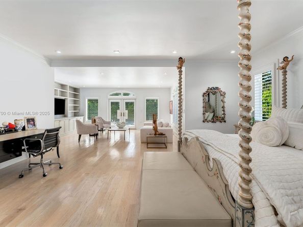 5770 SW 100th St, Pinecrest FL 33156