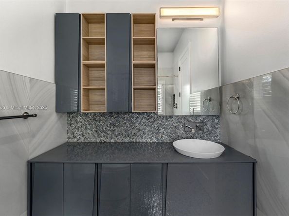 5770 SW 100th St, Pinecrest FL 33156