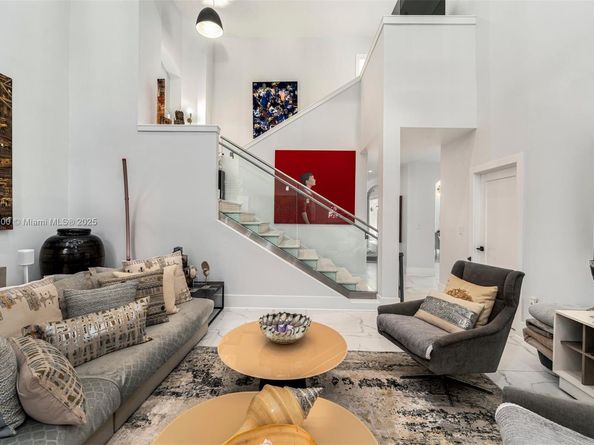 5770 SW 100th St, Pinecrest FL 33156