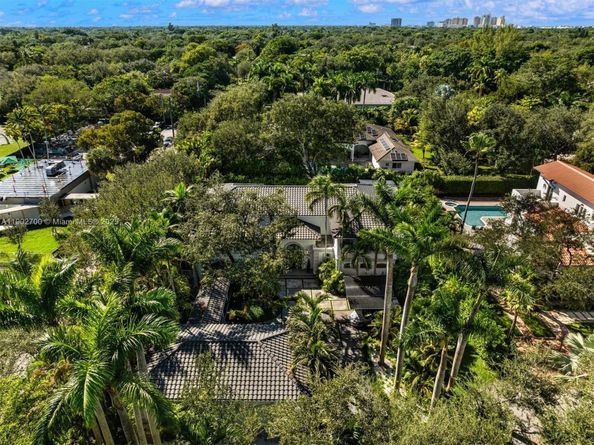 5770 SW 100th St, Pinecrest FL 33156