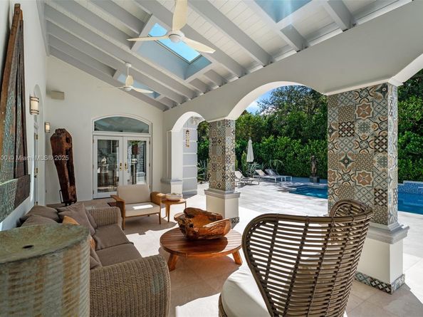 5770 SW 100th St, Pinecrest FL 33156