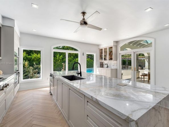 5770 SW 100th St, Pinecrest FL 33156