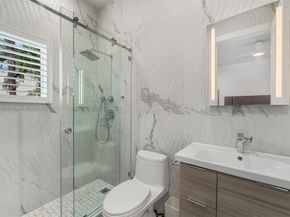 5770 SW 100th St, Pinecrest FL 33156