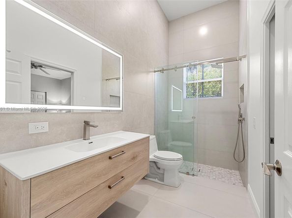 2530 Hunters Run Way, Weston FL 33327