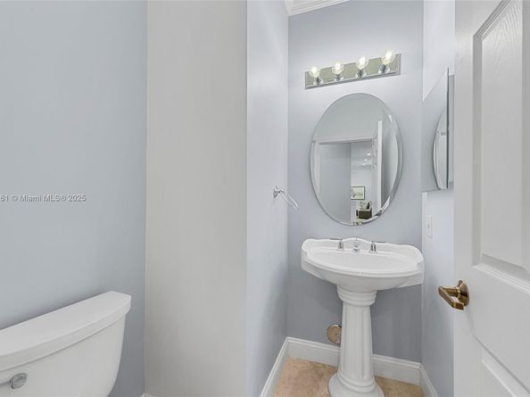 2530 Hunters Run Way, Weston FL 33327