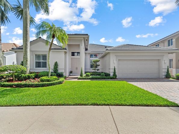 2530 Hunters Run Way, Weston FL 33327