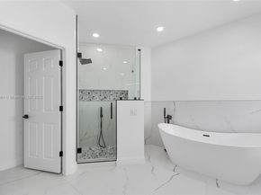2530 Hunters Run Way, Weston FL 33327
