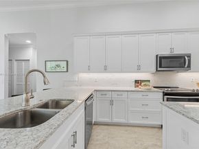 2530 Hunters Run Way, Weston FL 33327