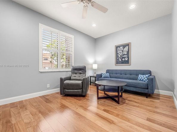 2530 Hunters Run Way, Weston FL 33327