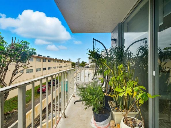 1805 Sans Souci Blvd 334, North Miami FL 33181