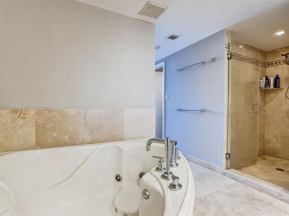 45 Hendricks Isle 403, Fort Lauderdale FL 33301