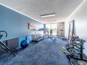 2500 NE 135th St C610, North Miami FL 33181