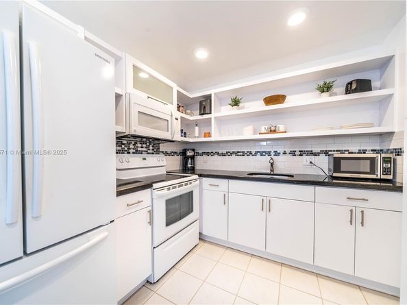 2500 NE 135th St C610, North Miami FL 33181