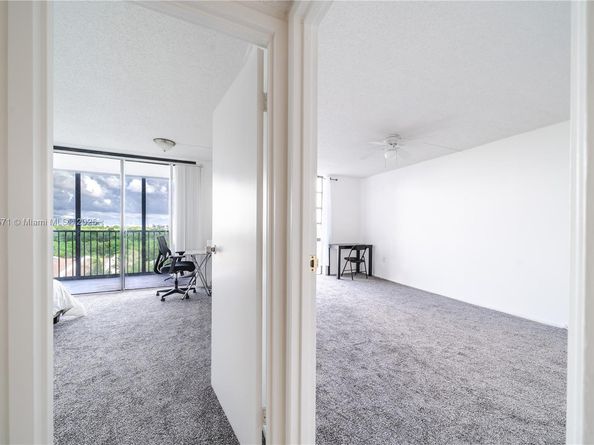 2500 NE 135th St C610, North Miami FL 33181