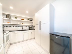 2500 NE 135th St C610, North Miami FL 33181