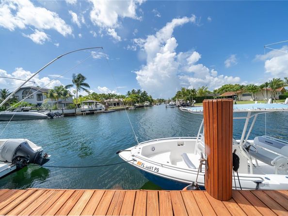 2500 NE 135th St C610, North Miami FL 33181