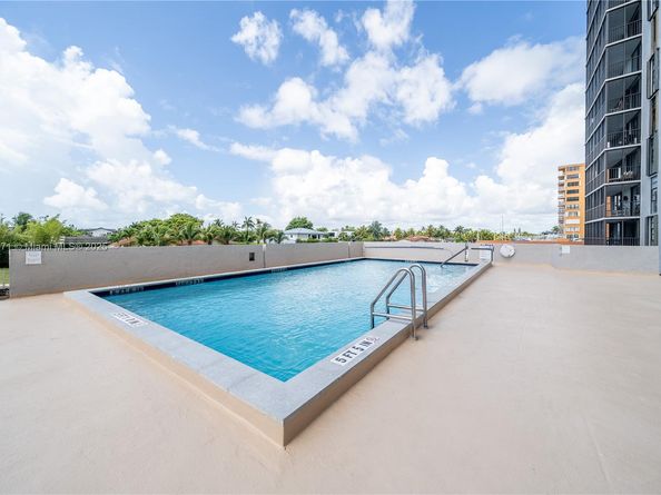 2500 NE 135th St C610, North Miami FL 33181
