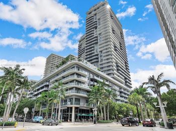 121 NE 34th St
