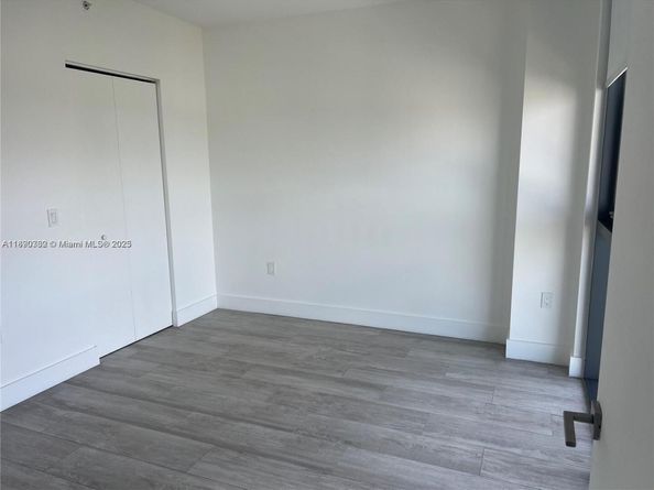 121 NE 34th St 1610, Miami FL 33137