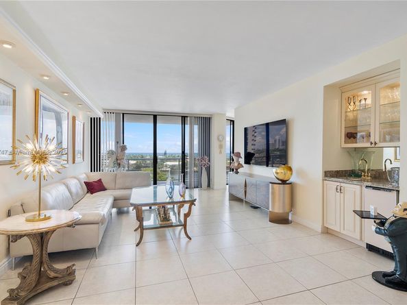 20281 E Country Club Dr 604, Aventura FL 33180