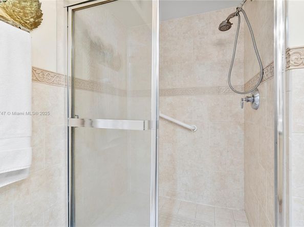 20281 E Country Club Dr 604, Aventura FL 33180